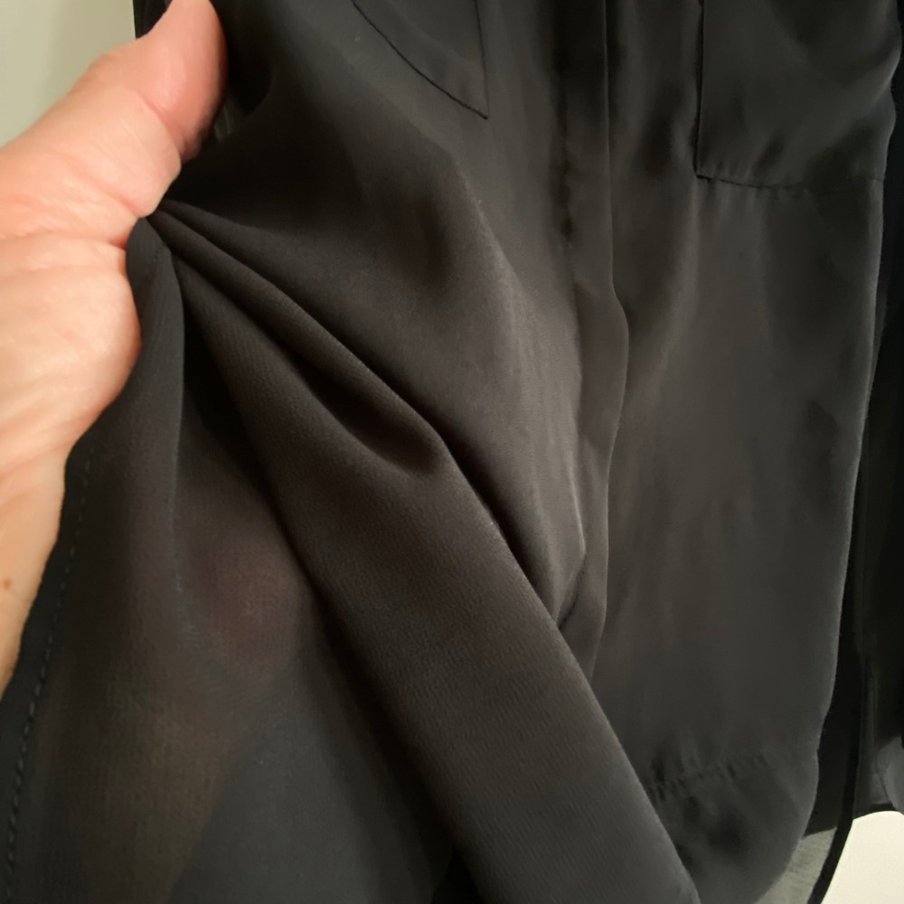 Chico's Black Button Down Shirt Long Sleeve Pocket Blouse Size 2 Large - Picture 4 of 9